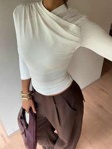 Aloruh White Minimalist Elegant Commuter Day Time Versatile Autumn/Winter Sexy Fitted Ruched Stand Collar Patchwork 3/4 Sleeve Women's T-Shirt Day Time - White - View 7