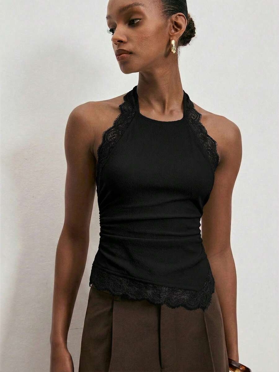 ATUI Studio Top asimétrico ajustado con cuello de halter y ribete de encaje, verano - Negro - Ver 1