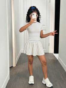 SHEIN 青少年女孩夏季可愛休閒灰色套裝：短袖短版上衣與百褶迷你裙，夏季 - 彩色 - 查看 5