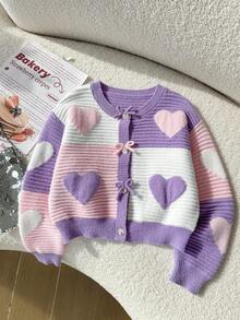 SHEIN 少女多色愛心毛絨提花圓領開襟針織短版開襟衫，毛絨愛心搭配手工編織蝴蝶結與鈕扣，長袖，柔軟舒適，適合春秋冬季，適合日常穿著、外出旅遊度假、居家及托兒場景，適合兒童玩耍穿著 - 彩色 - 查看 4