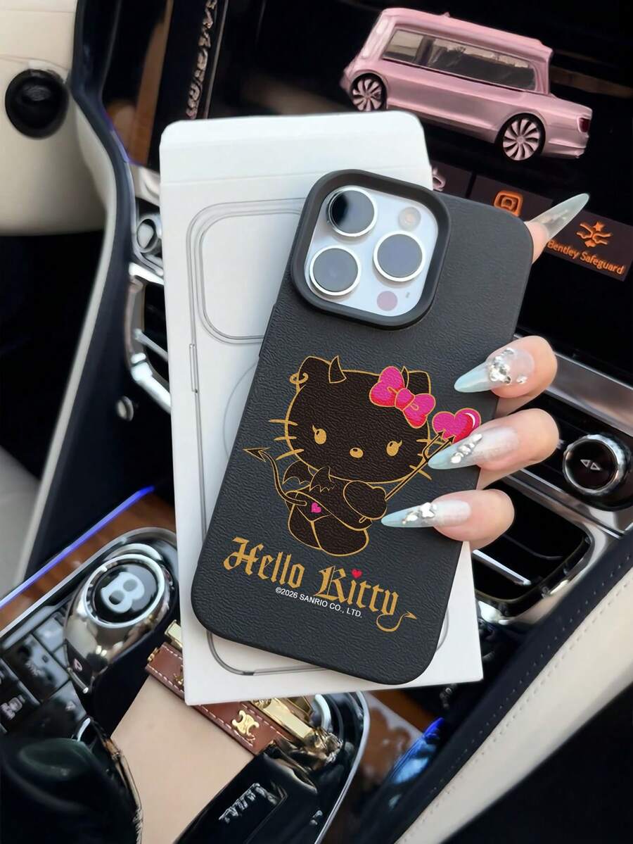 HELLO KITTY AND FRIENDS | SHEIN Hello Kitty 全角色與反派彩色貼紙拼貼印花皮革手機殼 防震防摔 全包覆保護殼 適用 iPhone 17 Pro Max 16 15 14 13 12 Pro Max Plus Y2K 復古美學 可愛少女風 Ins 高顏值手機殼 - 彩色 - 查看 1