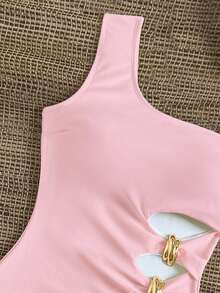 SHEIN Swim 純色單肩綁帶挖腰金屬飾飾優雅度假女款連身泳衣 - 粉色 - 查看 4