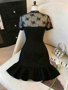 SHEIN Franclia 女款夏季黑色花卉優雅浪漫時尚極簡蕾絲拼接撞色緊身魚尾洋裝，腰部百褶設計，生日穿搭 - 黑色 - 查看 2