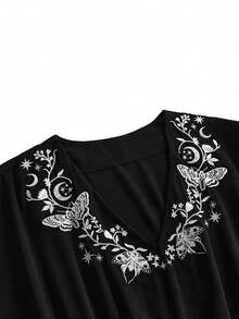 ROMWE Goth 哥德嘻皮度假風黑色月亮星星植物花卉飛蛾刺繡大尺碼洋裝 - 黑色 - 查看 3