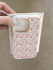 HELLO KITTY AND FRIENDS | SHEIN Hello Kitty 全角色與反派彩色貼紙拼貼印花皮革手機殼 防震防摔 全包覆保護殼 適用 iPhone 17 Pro Max 16 15 14 13 12 Pro Max Plus Y2K 復古美學 可愛少女風 Ins 高顏值手機殼 - 彩色 - 查看 5