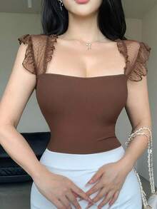DAZY 夏季棕色蕾絲飾邊拼接女款上衣，修身顯瘦，優雅通勤風，透視短袖，適合婚禮宴會派對 - 棕色 - 查看 5
