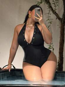 Swim SXY 2026新款女大尺碼夏季時尚一件式泳衣，修身顯瘦，丁字褲底，性感深V領，休閒海灘度假派對泳裝 - 黑色 - 查看 4