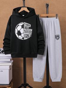 SHEIN 兒童 2 件組青少年男孩休閒足球字母圖案舒適連帽衫，壓花圖案搭配純色針織長褲套裝，適合日常穿著、運動、外出、學校、派對、節慶、拍照 - 彩色 - 查看 5