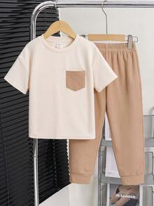 SHEIN Kids 2pcs/Set Young Boy Summer Casual Contrast Color Pocket T-Shirt & Long Sets, School, Campus, College - Multicolor - View 2
