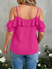 Breezaya Blusa corta con escote en V y volantes, con tirantes finos, diseñada para mujeres curvilíneas de talla grande en color negro con hombros descubiertos - Rosa Fucsia - Ver 2