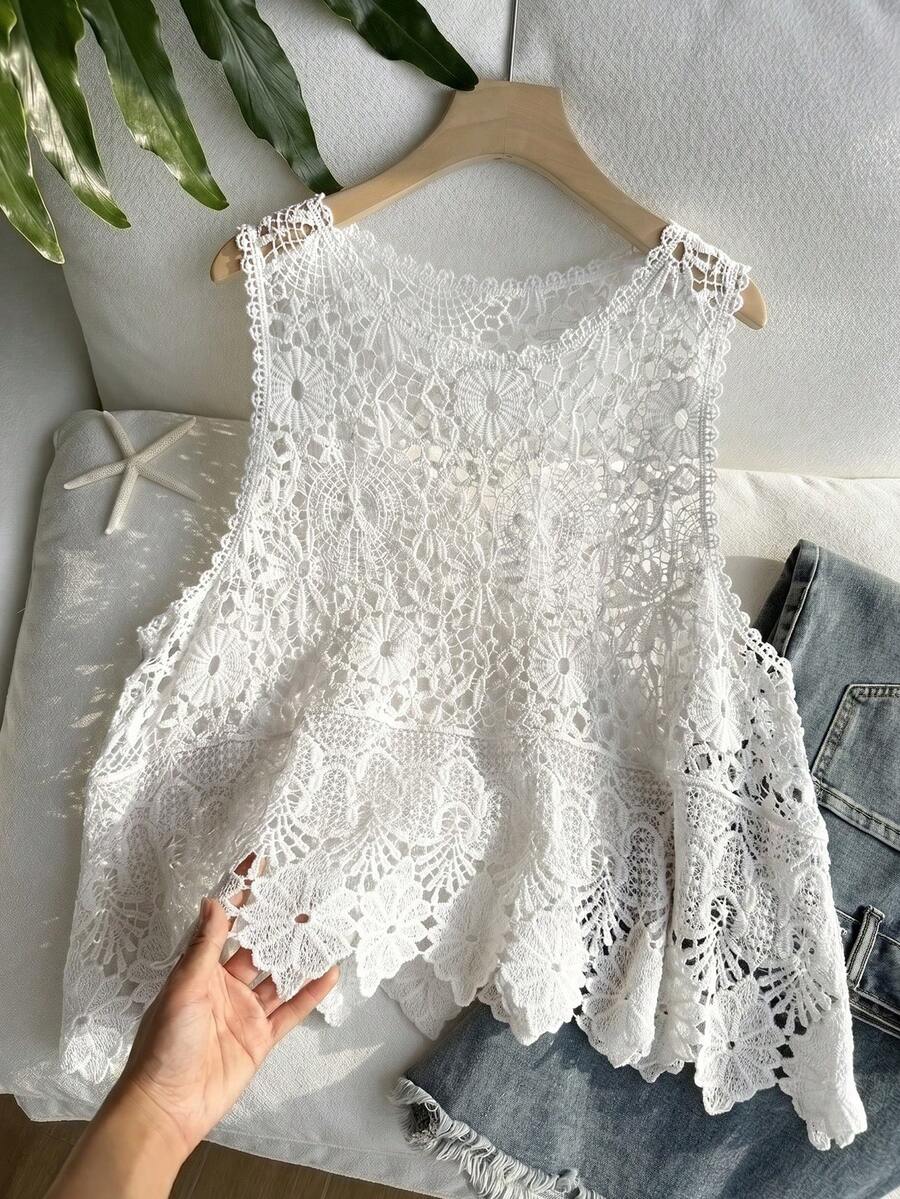 SHEIN EZwear 大尺碼女款春夏鏤空設計圓領針織背心 - 白色 - 查看 1