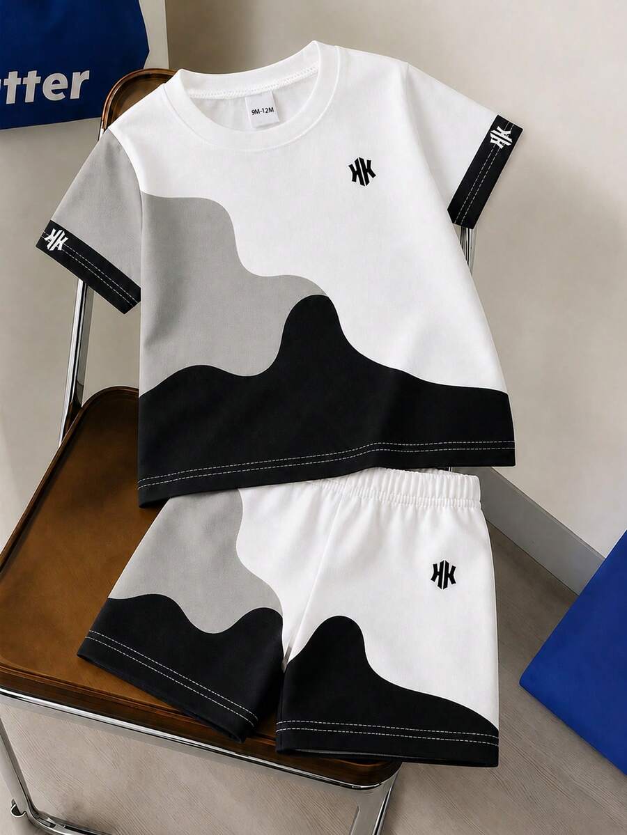 SHEIN 嬰兒T恤套裝，男嬰6個月-3歲幾何圖案針織圓領短袖T恤與短褲套裝，多色夏季休閒街頭風幼兒服飾，男孩夏季套裝，男孩服飾，嬰兒休閒套裝，男嬰服飾，兒童針織夏季服飾 - 彩色 - 查看 1
