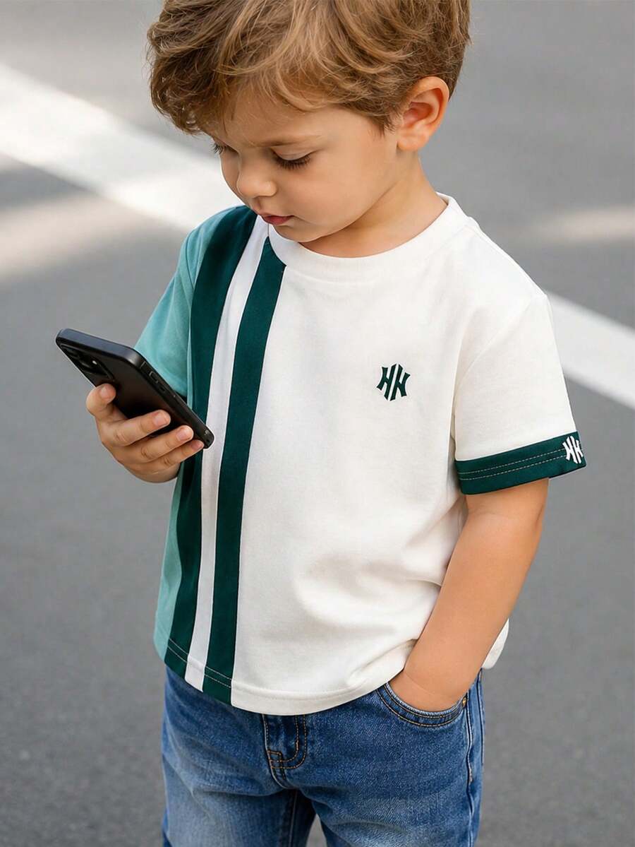 SHEIN 男嬰幼兒綠白配色拼接幾何圖案多彩圓領短袖套頭T恤上衣,夏季休閒街頭風幼兒服飾,男童夏季上衣,男嬰短袖,男童幼兒休閒短袖服飾,男嬰服飾,兒童針織夏季服飾 - 彩色 - 查看 1