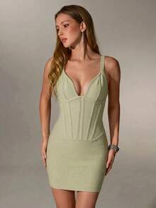 Nuvra 女款細肩帶V領迷你洋裝，優雅領口設計，修身顯高版型 - 淡黃色 - 查看 8
