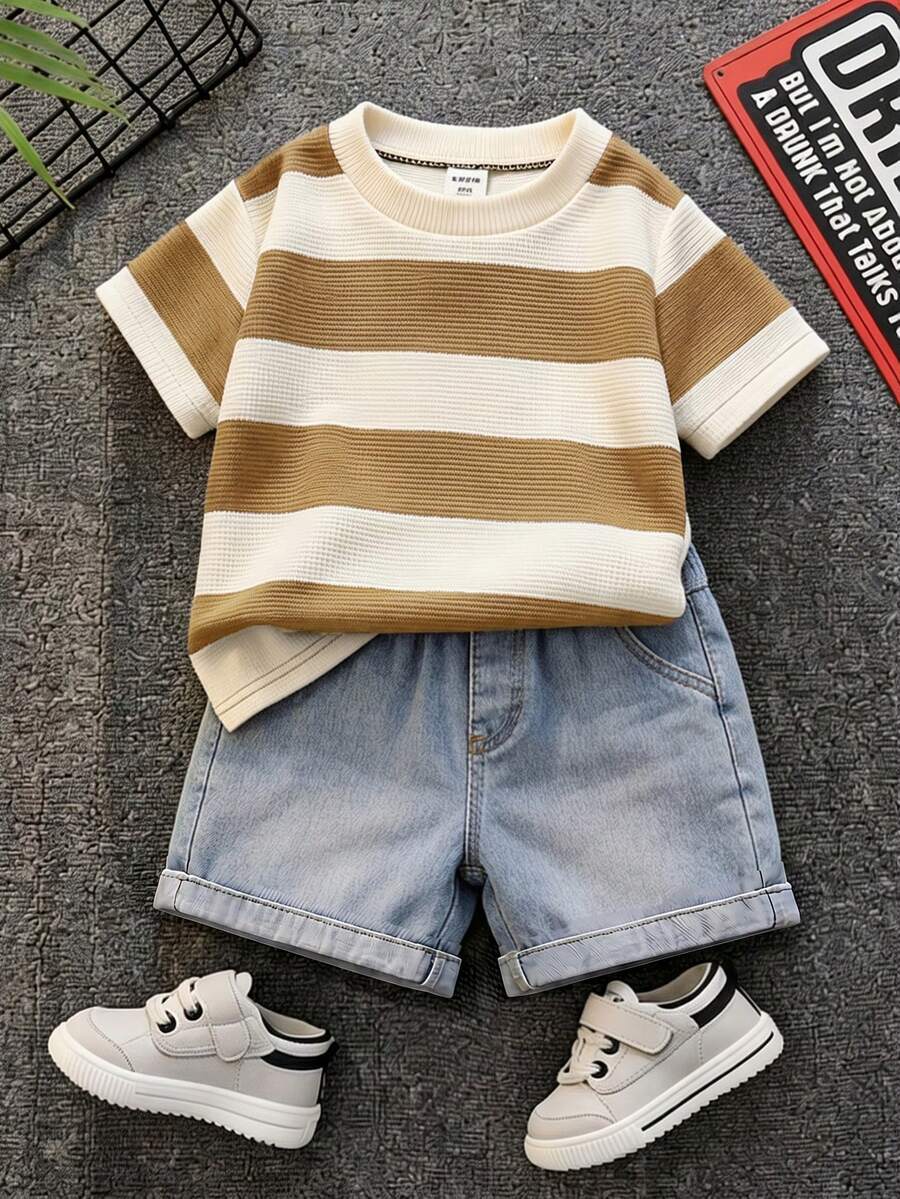SHEIN 2件組 兒童男孩/女孩休閒條紋短袖T恤與牛仔短褲套裝,街頭風夏季穿搭 - 彩色 - 查看 1