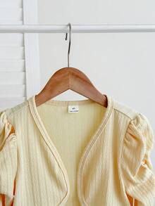 SHEIN 女童抓皺袖前開短版上衣，舒適百搭，適合春秋夏季，適用 4-7 歲，適合外出、上學、居家、度假與旅行，休閒日常穿著，姐妹款與母女套裝 - 芥末黃 - 查看 5