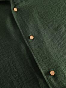 Manfinity Hypemode Camisa casual de homem de cor lisa, gola com lapela, manga curta e abotoamento simples - Verde - Ver 5