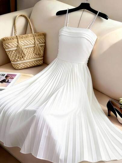 GlowEve CURVE Vestido de talla grande para mujer con tirantes de perlas blancas, falda plisada de largo medio con cintura plisada, estilo elegante francés, vestido de noche con tirantes finos de perlas, suave y lujoso, con pliegues drapeados, adecuado para uso diario, citas, fiestas y ropa de noche ligera