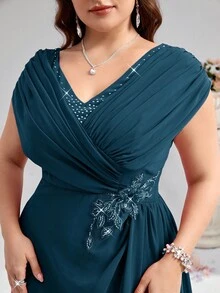 Coutiva Plus Size Women's Elegant Romantic Mother Of The Bride Dress - Dark Green - View 5