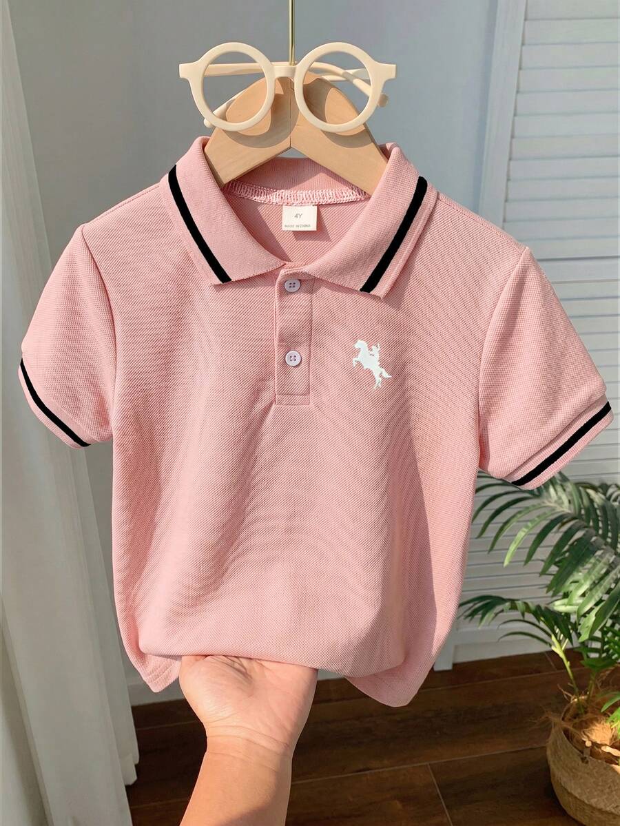 SHEIN 1件男童休闲修身学院风翻领印花针织短袖polo衫,适合日常穿着、上学、外出、运动、春夏穿着。 - 粉色 - 查看 1