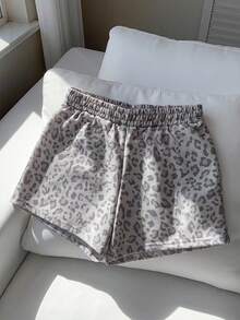 SHEIN EZwear 女士休闲复古迷彩豹纹中腰宽松短裤，飘逸短裤，返校必备单品，适合日常通勤、约会、聚会、秋冬夏、圣诞节、新年、感恩节、派对、婚礼、海滩、毕业典礼等场合，时尚、优雅、休闲、外出、约会、预约、通勤、闪亮、情人节、优雅、度假、休闲、Y2K、外出、毕业典礼等。 - 彩色 - 查看 6
