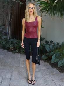 Brooke Lily Nouveau débardeur ajusté élégant en PU enduit avec motif crocodile gaufré bordeaux, élastique, style streetwear, pour soirée, club, trajets quotidiens et usage quotidien, pour femmes, printemps/été décontracté - Rouge foncé - Voir 3