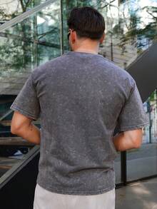 LEOGASHI LEOGASHI Shwiy Men's Street-Style Washed Black Short Sleeve T-Shirt With Basketball & Star Graphic Print, Suitable For School Wear And Gift - Dark Grey - View 2