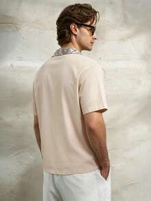 Manfinity Dauomo Men's Short Sleeve Shirt, Patterned Collar Design - Khaki - View 2