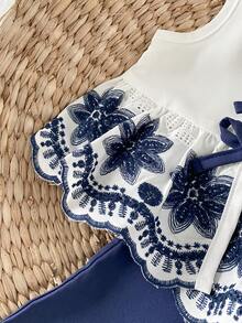 SHEIN Playful Pals 新生女嬰無袖圓領前扣蝴蝶結下擺定位刺繡鬆緊腰直筒褲套裝 夏季 - 藏蓝色 - 查看 5