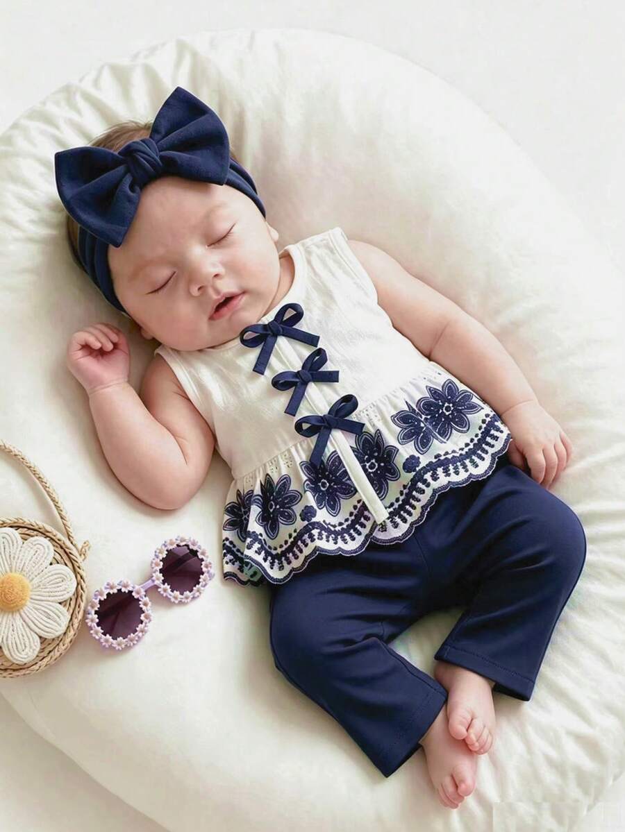 SHEIN Playful Pals 新生女嬰無袖圓領前扣蝴蝶結下擺定位刺繡鬆緊腰直筒褲套裝 夏季 - 藏蓝色 - 查看 1