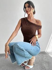 Firerie 女款不對稱肩領紮染印花百褶不對稱領口T恤，印花上衣，不對稱上衣，春夏服飾，海灘穿搭，通勤，優雅，性感，度假，海灘，波希米亞風，夏威夷風，音樂節，浪漫，約會 - 巧克力棕 - 查看 6