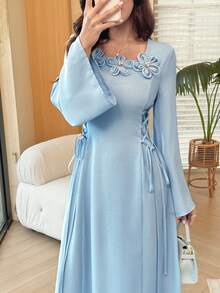 SHEIN Najma 方領優雅3D花卉裝飾長袖繫腰女款阿拉伯風洋裝 - 藍色 - 查看 8