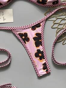 Swim SXY 2件組春夏海灘度假花卉隨機印花掛脖平口上衣與側綁繩丁字比基尼套裝 - 彩色 - 查看 4