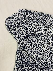 IslaSuriya Summer Fashion Leopard Print Ruched T-Shirt - Black and White - View 3