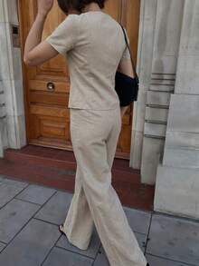 Firerie 女款優雅高質感夏季兩件套，灰色亞麻短袖西裝外套配金色鈕扣與高腰喇叭褲，休閒商務職場穿搭 - 杏色 - 查看 3