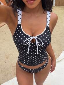 Bellisia Bikini de dos piezas con lunares negros & blancos, traje de baño estilo camisola con cordón francés, traje de baño de 2 piezas para vacaciones en la playa - Blanco y Negro - Ver 5
