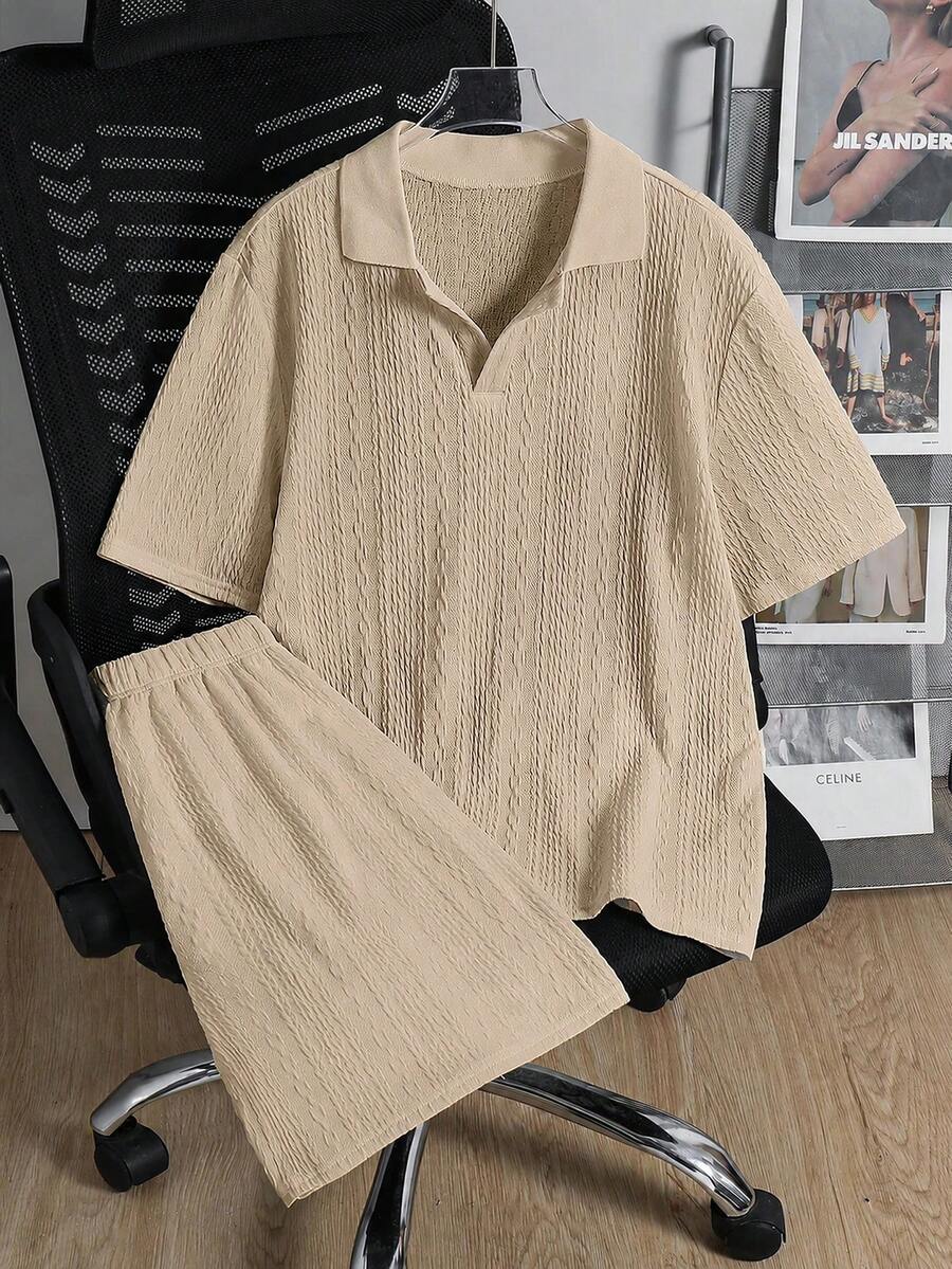 SHEIN 青少年男孩紋理短袖 Polo 衫與短褲休閒套裝 - 卡其色 - 查看 1