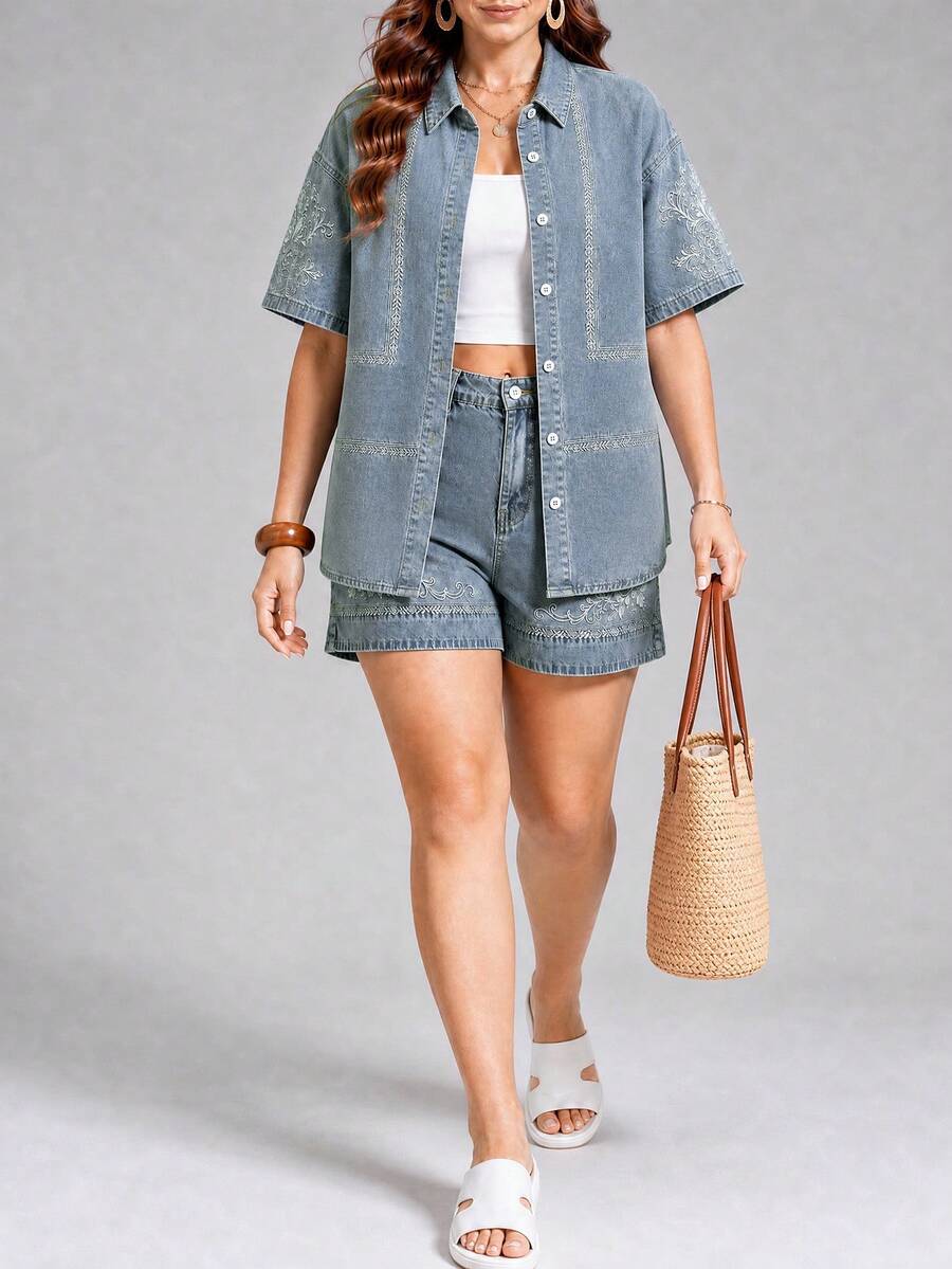 SHEIN LUNE Plus Size Women's Floral Embroidered Single-Breasted Short Sleeve Casual Denim Top - Light Wash - View 1