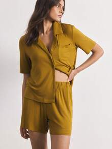 Ocili 女款純色短袖單排扣上衣與短褲家居服套裝 - 芥末黃 - 查看 2