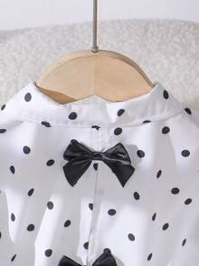 SHEIN Elladie kids 2件套女童拼接黑白波點不對稱領長袖條紋後背蝴蝶結裝飾上衣與黑白波點長褲，學院休閒風，適合四季穿著 - 白色 - 查看 8