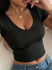 Dazy Plus Solid Color Elastic Fitted Black Cropped Camisole Tank Top, Spring/Summer - Black - View 4