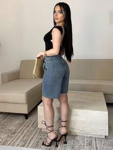 Vassilux 女款貓鬍鬚洗水直筒五分牛仔短褲 夏季休閒牛仔短褲 - 中等水洗藍 - 查看 5