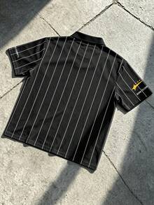 Manfinity EMRG 男士黑白條紋短袖 Polo 衫，夏季街頭運動復古老錢風領口上衣，適合度假、節慶、演唱會、派對 - 彩色 - 查看 3