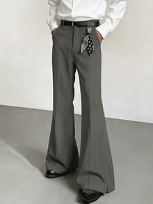 Manfinity Hypemode Pantalones casuales de hombre con corte acampanado y elástico, unicolor, cintura media, ajuste ceñido y bolsillos - Gris Oscuro - Ver 4