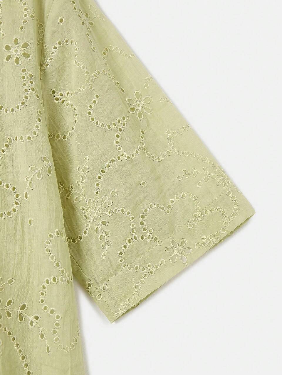 White Oversized French Elegant Floral Embroidered V Neck Shirt With Scalloped Placket Summer Teachers' Day Casual Office Tea Party Dinner Loose