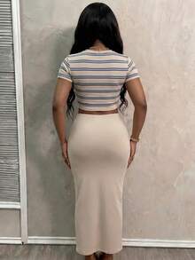 Slaydiva 2件組修身短袖圓領T恤與修身長裙 - 彩色 - 查看 3