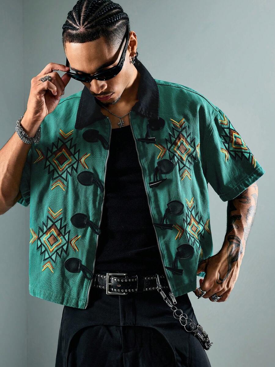 ROMWE MEN Street Life Men's Geometric Embroidery Short Sleeve Denim Shirt With Horn Buttons - Green - View 1