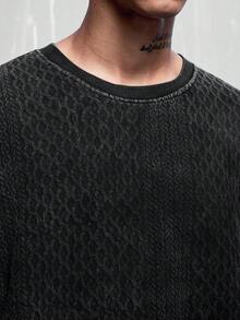 IRON GLYPH Manfinity Streetrush 男士年轻街头风短袖T恤，采用清爽卫衣面料，修身剪裁，简约珍珠光泽设计，融合现代时尚与街头风格，简约时尚，独具一格，适合日常搭配，时尚潮流，街头服饰，休闲聚会，节日礼物，男女皆宜的图案T恤，嘻哈街头风，送给男朋友的礼物，男士街头服饰，万圣节派对 - 黑色 - 查看 6
