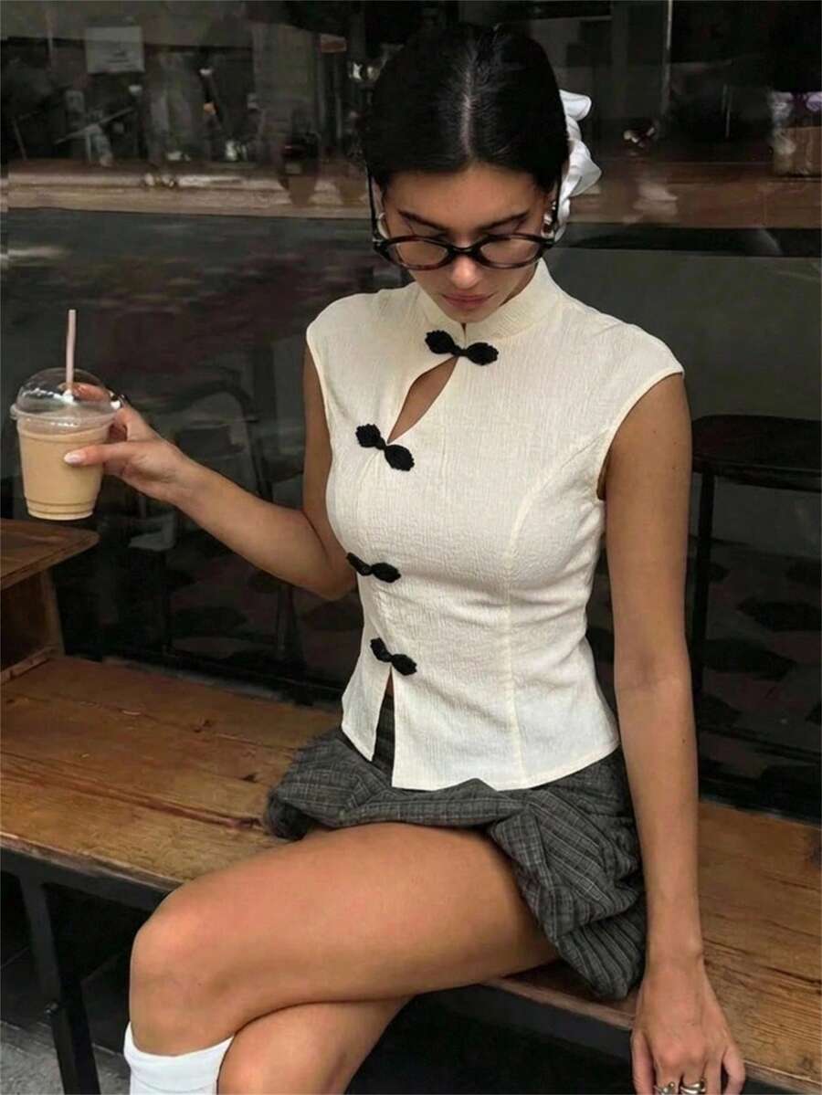 Aloruh Blouse élégante pour femmes avec col montant, style chinois moderne, boutons grenouille, coupe ajustée et taille cintrée - Nude - Voir 1