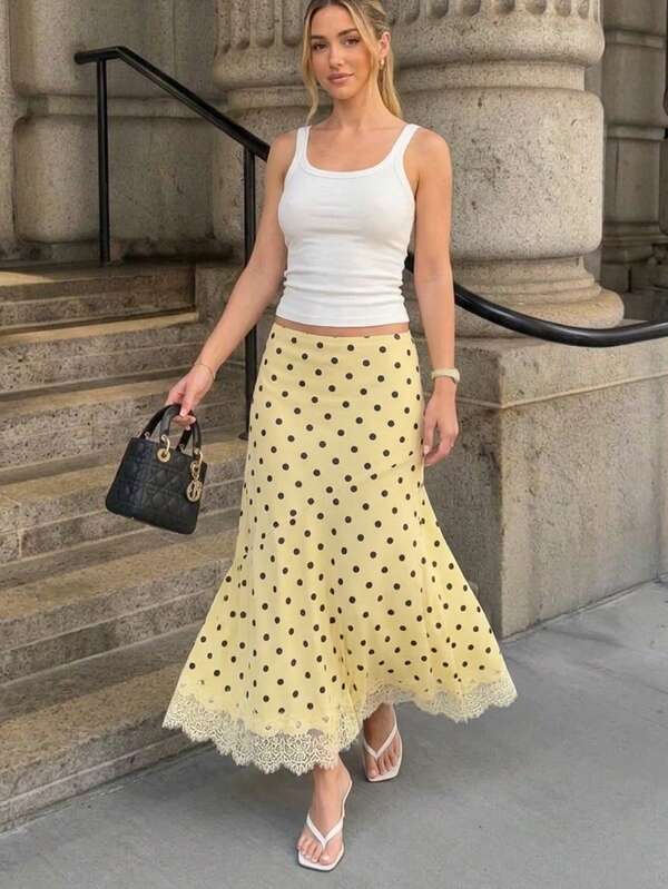 Firerie 女款優雅休閒浪漫精緻通勤街頭時尚度假日常百搭波點印花蕾絲拼接彈性淡黃色裙